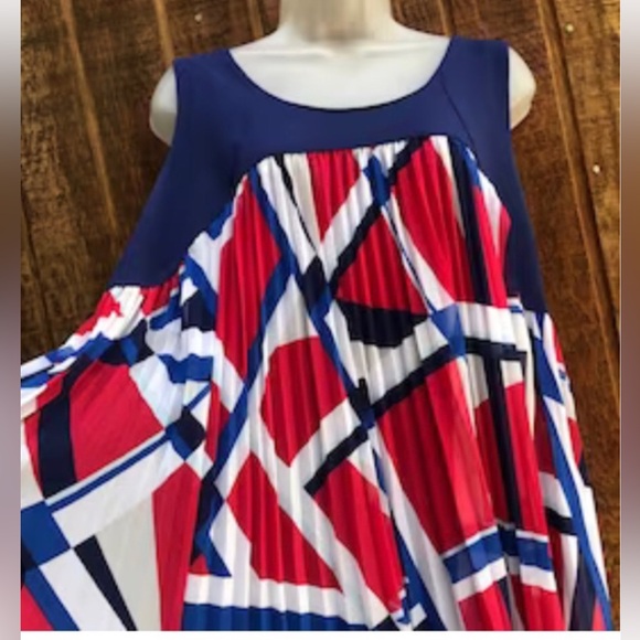 Lane Bryant Dresses & Skirts - Lane Bryant 26/28 geometric pleated maxi dress